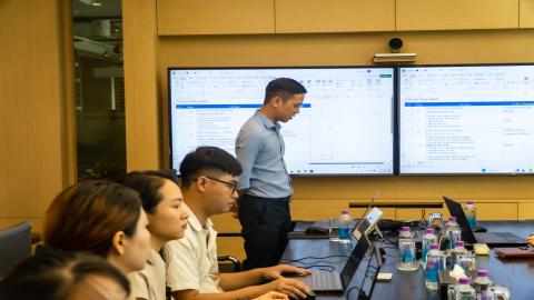 Triển khai phần mềm CRM trong quản lý khách hàng