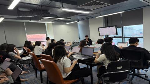 TỔNG QUAN CƠ CHẾ HOẠT ĐỘNG CỦA AI OVERVIEW VÀ AI MODE