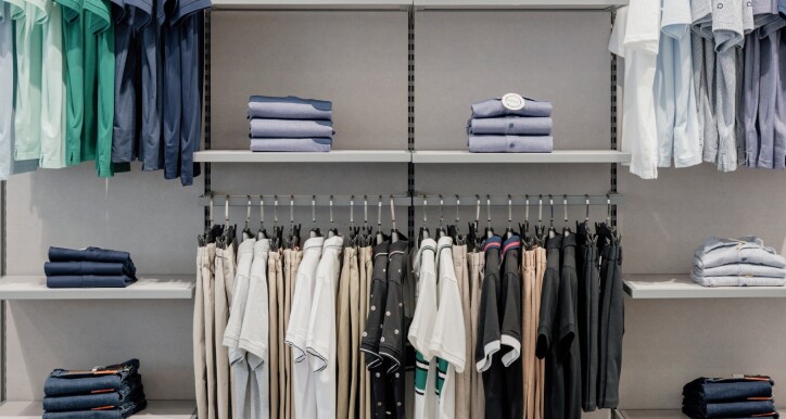 VM02 - GẤP GẬP QUẦN ÁO