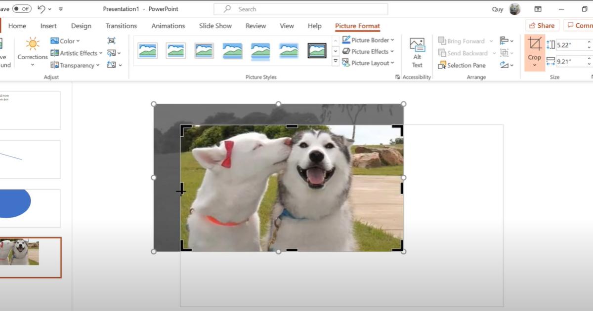 Xóa bỏ các chi tiết thừa nằm ngoài khung thiết kế Powerpoint