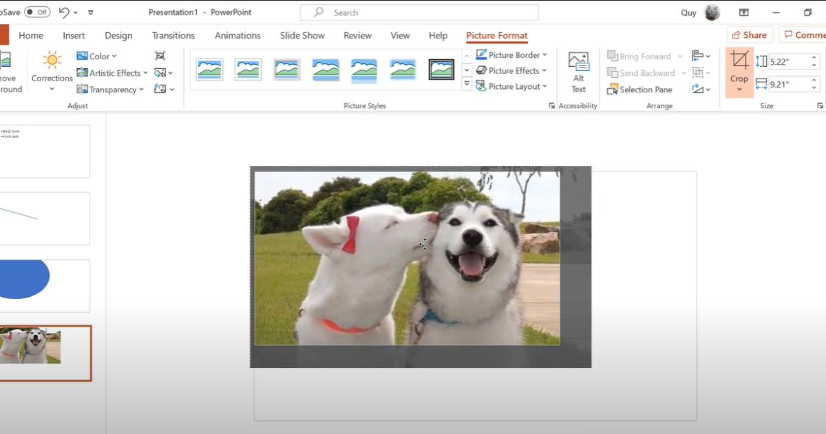 Xóa bỏ các chi tiết thừa nằm ngoài khung thiết kế Powerpoint