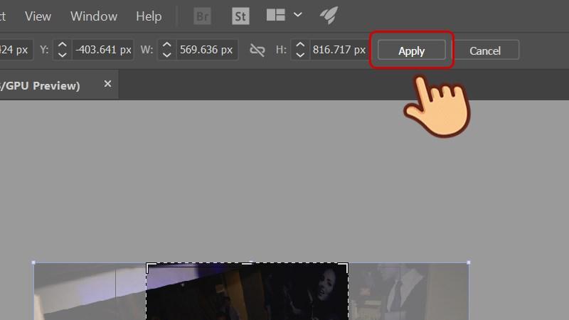 Cắt hình trong AI: Bấm Apply để cắt ảnh