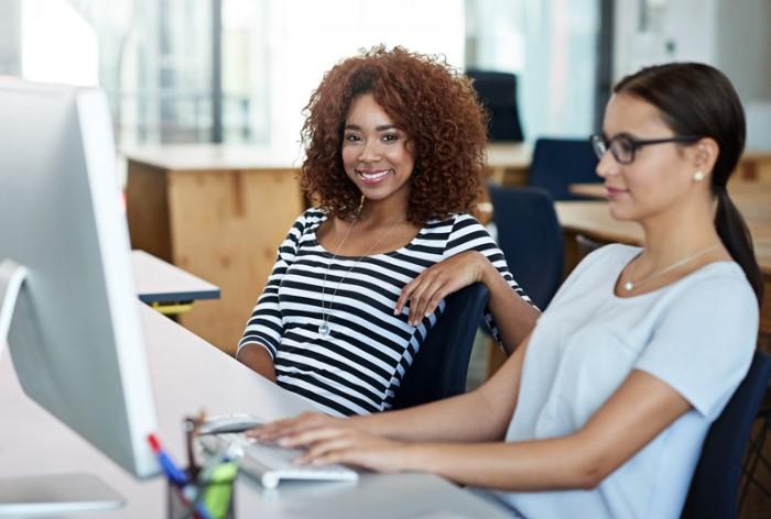 Back office là bộ phận hỗ trợ các hoạt động trong nội bộ doanh nghiệp