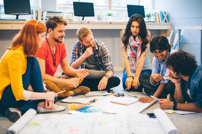 Brainstorming là hoạt động động não để tìm ra ý tưởng mới