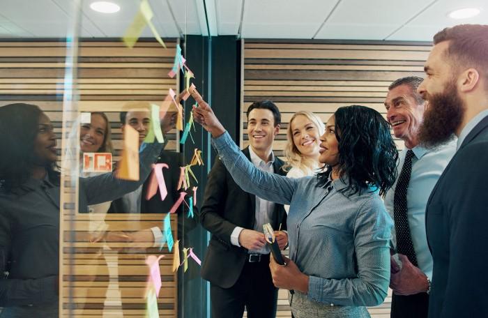 Lắng nghe là kỹ năng quan trọng khi brainstorming