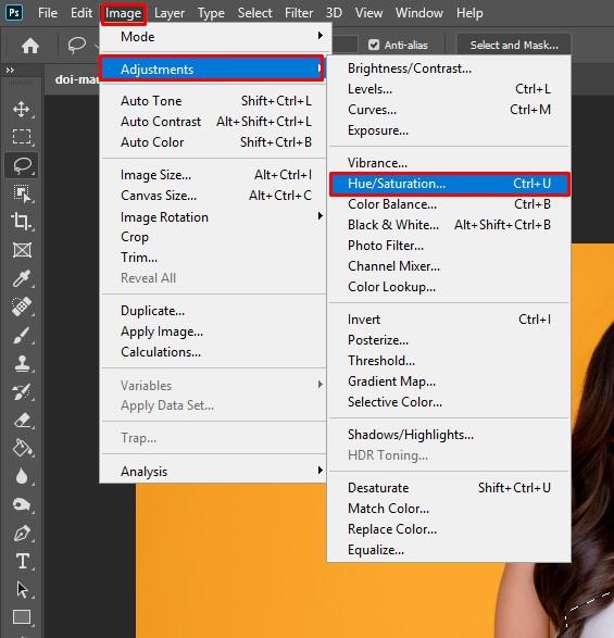 Chọn tính năng Hue/Saturation để đổi màu áo