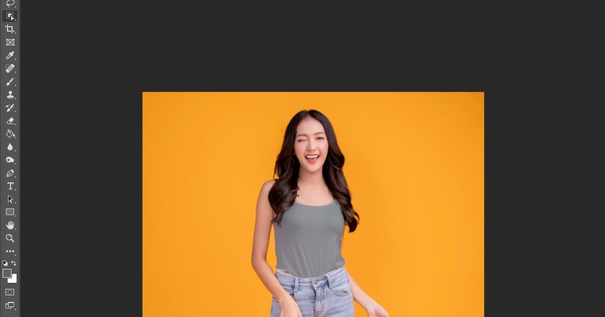 Sau khi đổi màu áo bằng Lasso Tool