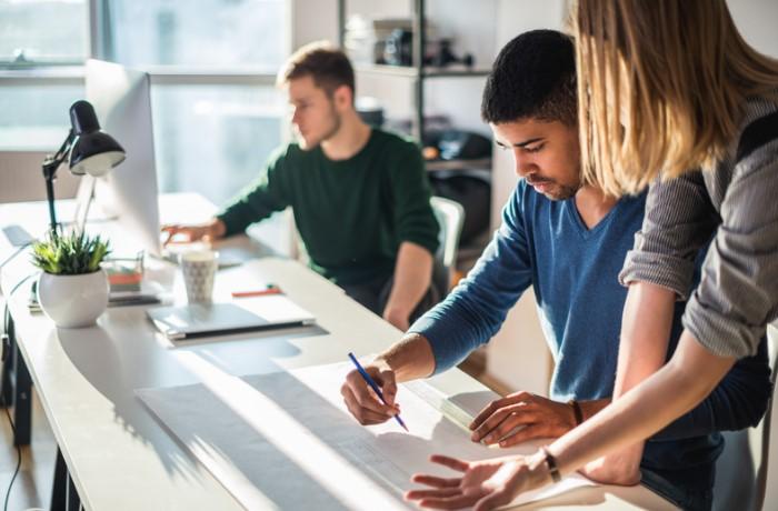 Mối quan hệ giữa sếp và nhân viên có ảnh hưởng rất nhiều đến môi trường làm việc