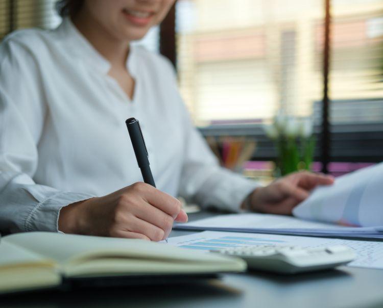 Administrative assistant là công việc gì? Lương cao không?