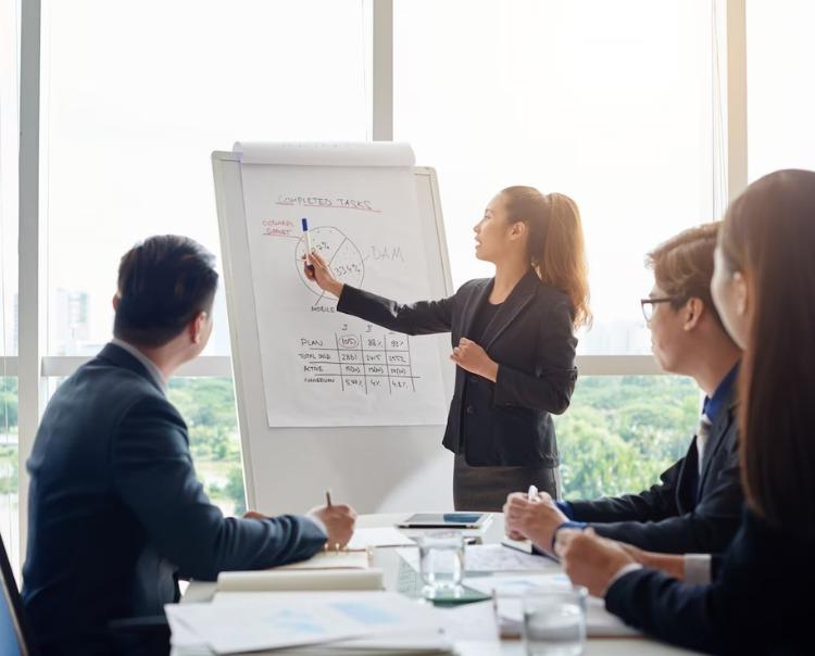 Ambivert là gì? 17 dấu hiệu cho thấy bạn vừa hướng nội, vừa hướng ngoại