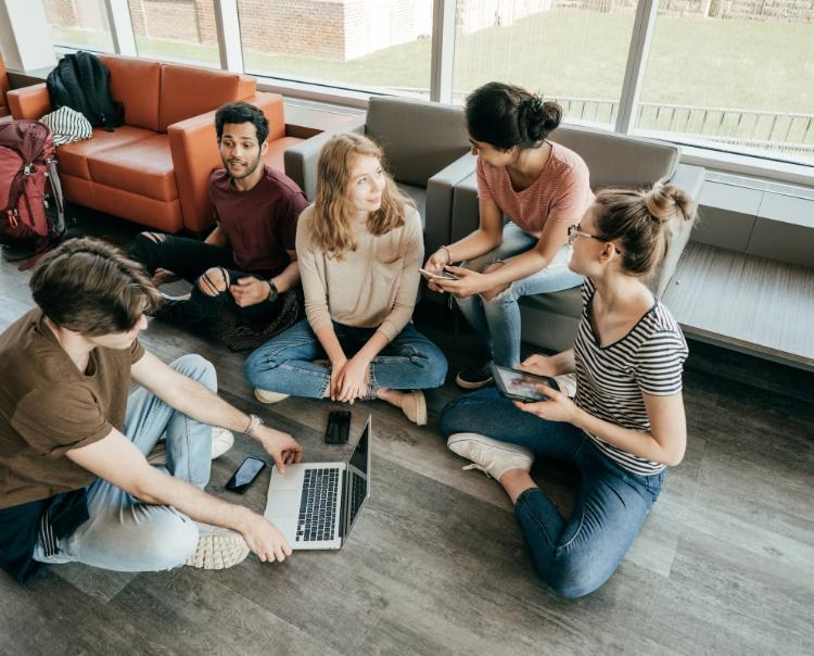 Kỹ năng giao tiếp rất cần thiết trong công việc và cuộc sống