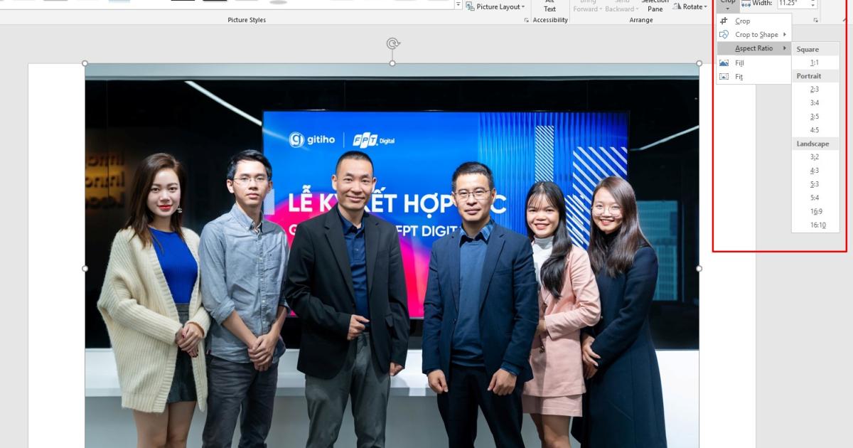 Thực hiện thao tác cắt hình trong Powerpoint dễ hiểu, đơn giản