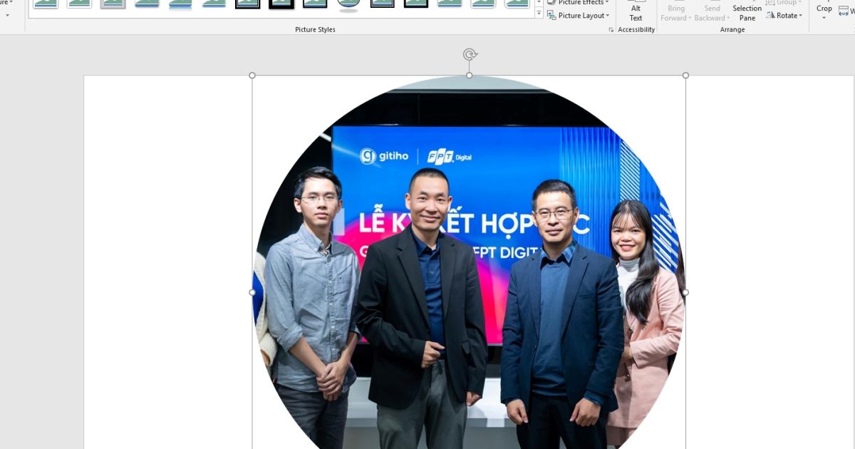 Thực hiện thao tác cắt hình trong Powerpoint dễ hiểu, đơn giản
