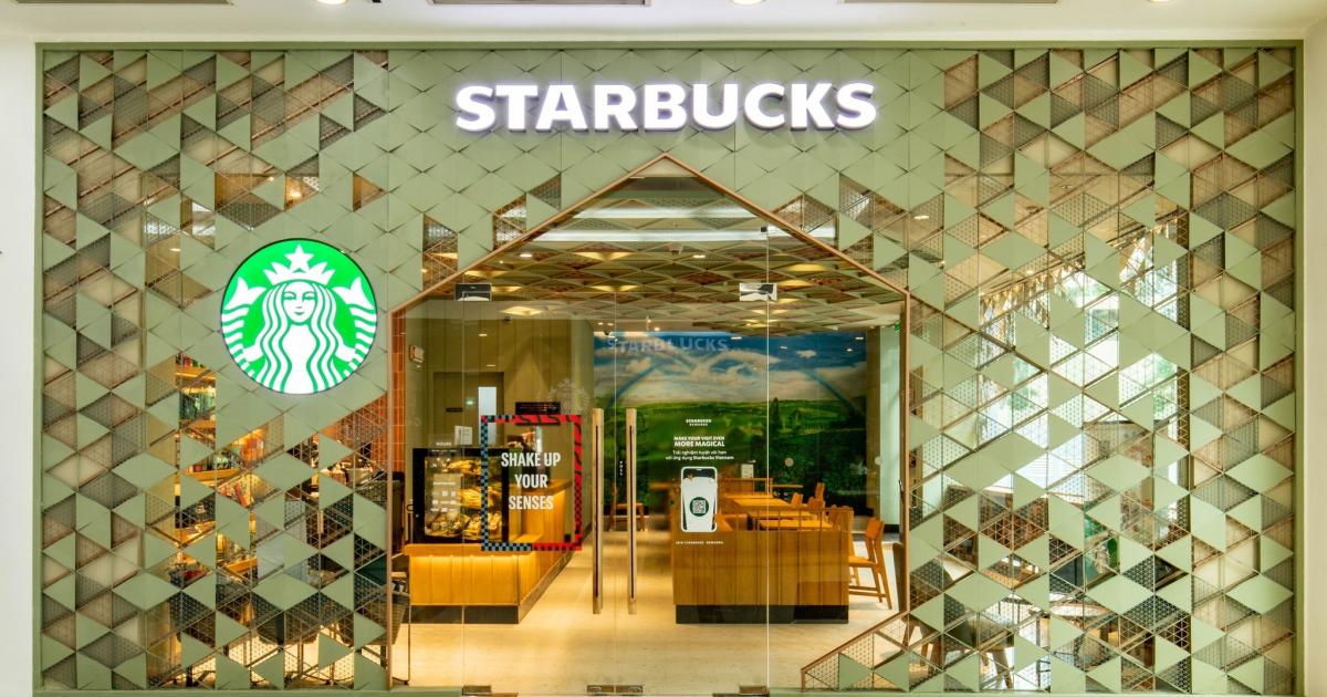 Nhờ vào hoạt động đào tạo, hàng trăm nghìn nhân viên Starbucks có cách làm việc giống nhau và mang lại trải nghiệm tuyệt vời cho khách hàng