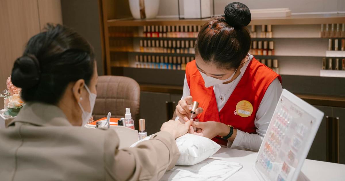 Haidilao biến thời gian chờ đợi của khách hành thành thời gian trải nghiệm dịch vụ miễn phí