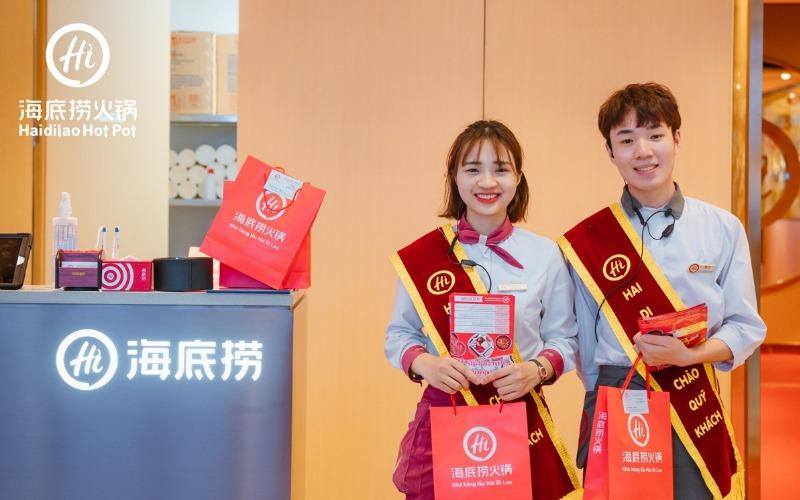 Sự thành công trong việc đào tạo nhân viên của Haidilao đã giúp thương hiệu này nổi tiếng toàn thế giới