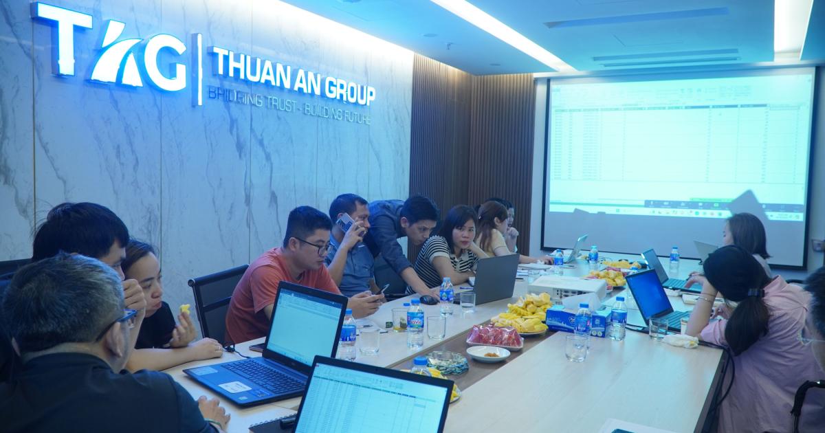 CBNV Thuận An trong buổi đào tạo thứ 4 với nội dung Thiết kế hiệu ứng cùng các ấn phẩm chuyên nghiệp