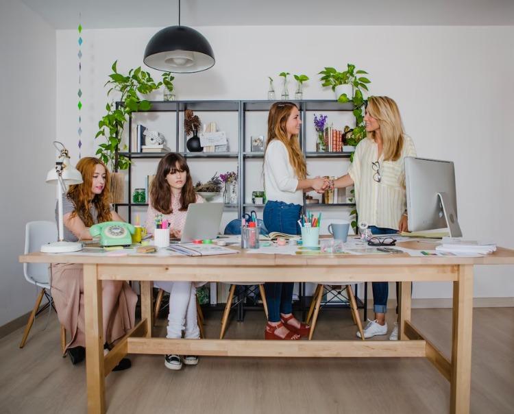 Kết nối nhân viên mới với những người đồng nghiệp khác