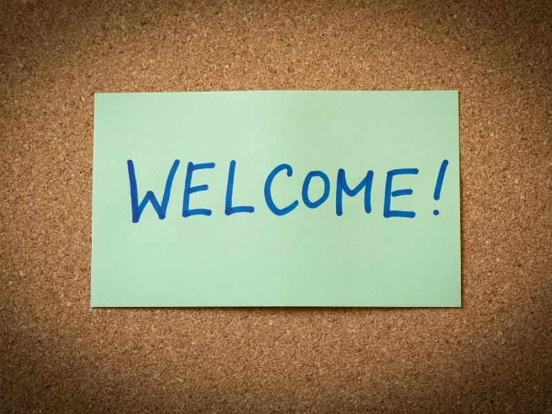 Hình ảnh mở đầu với dòng chữ Welcome thân thuộc