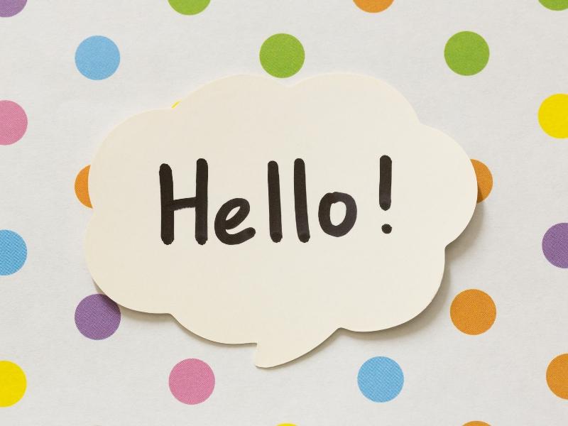 Hình ảnh lời chào đơn giản nhưng không kém phần nổi bật