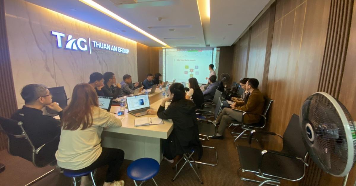 Buổi đào tạo thứ 3 tập trung vào việc ứng dụng Power Query để tự động hóa quy trình xử lý dữ liệu