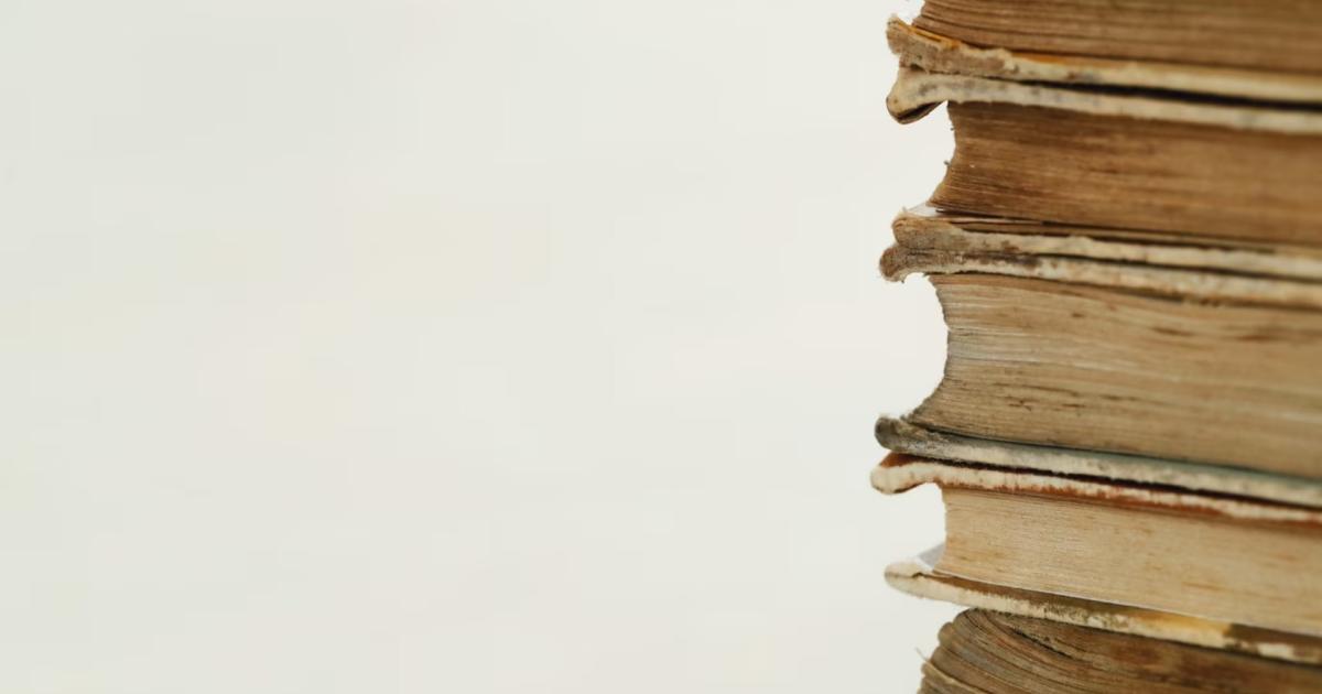 50+ hình nền Powerpoint văn học giúp bài thuyết trình thêm đặc sắc