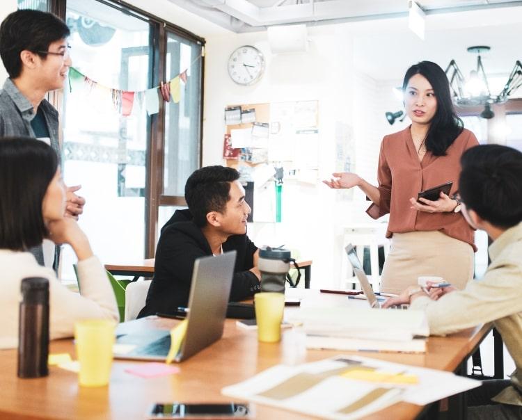 Học ngay 6 ngôn ngữ cơ thể giúp bạn giao tiếp đỉnh cao