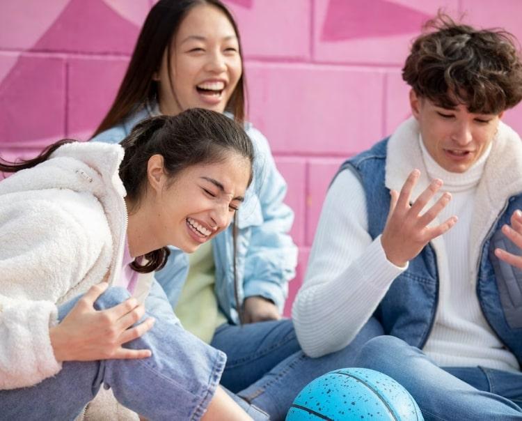 Học ngay 6 ngôn ngữ cơ thể giúp bạn giao tiếp đỉnh cao