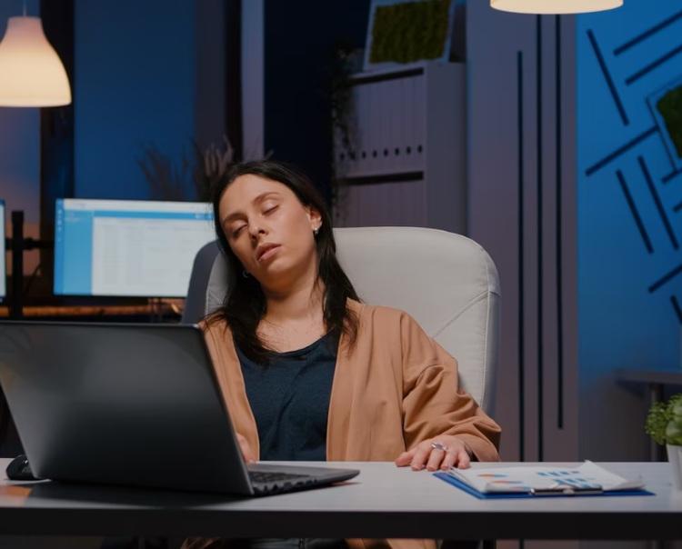 Cách phê bình nhân viên có thái độ làm việc không phù hợp với công ty