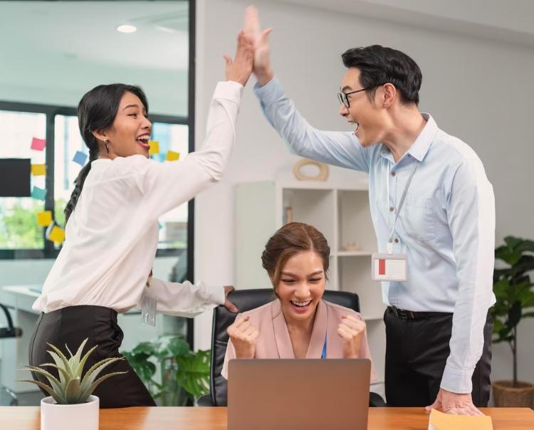 Lãnh đạo nên sẵn lòng hỗ trợ nhân viên trong công việc