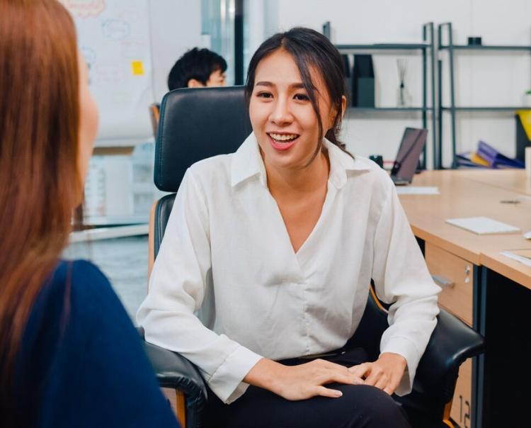 Dành thời gian để trao đổi kỹ hơn với nhân viên về kế hoạch kế thừa