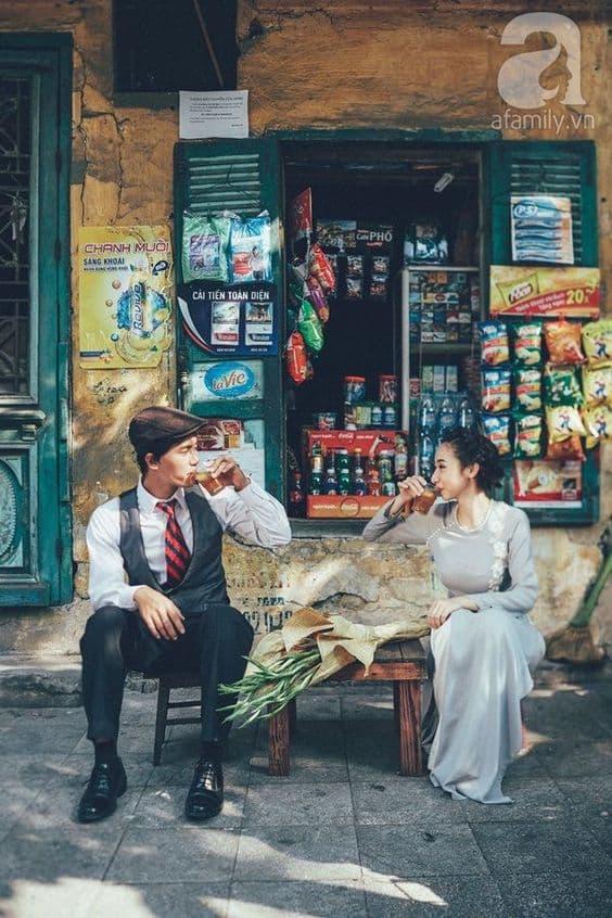 30+ kiểu tạo dáng chụp ảnh Tết cặp đôi đẹp lãng mạn