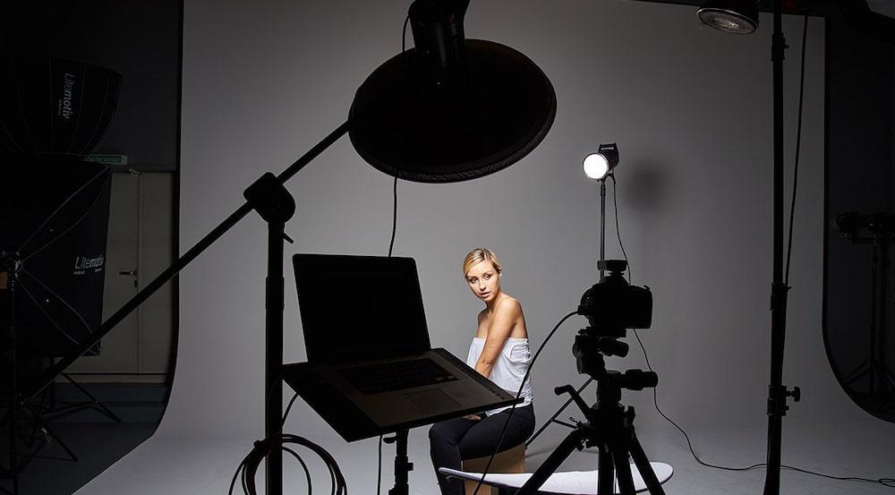 Sử dụng tấm hắt sáng để kiểm soát ánh sáng trong khi chụp