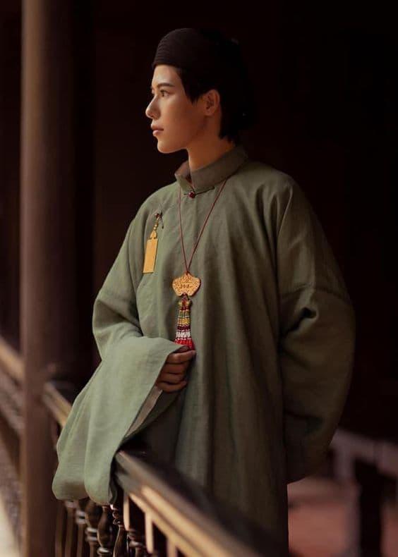 tạo dáng chụp ảnh tết cho nam 19