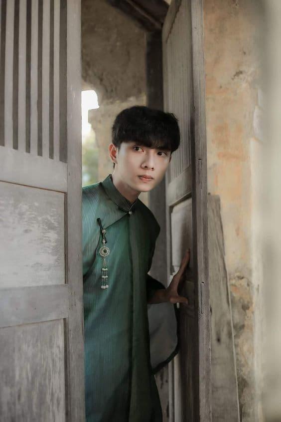 tạo dáng chụp ảnh tết cho nam 25