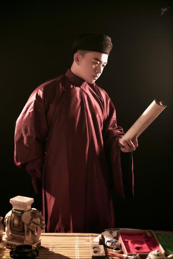 tạo dáng chụp ảnh tết cho nam 5