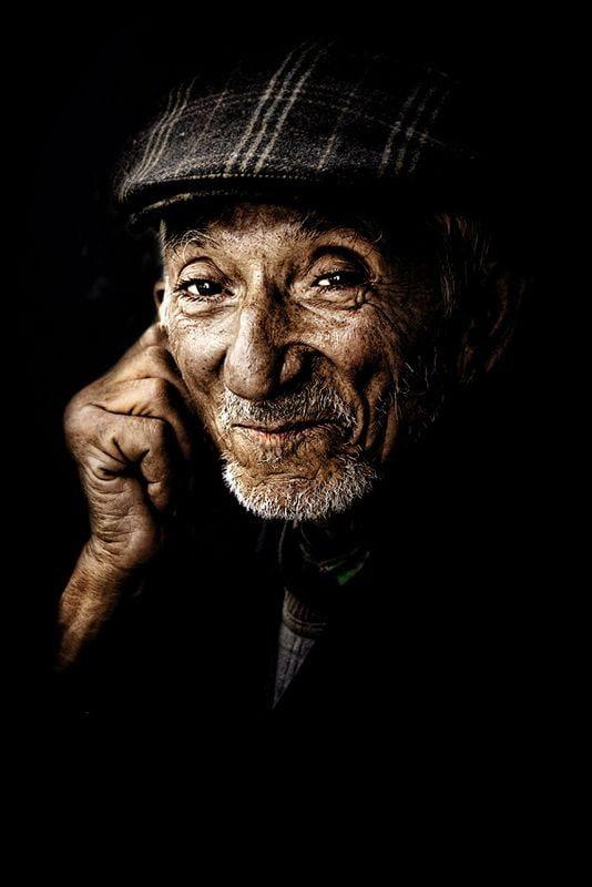 Tập trung vào kết cấu của chủ thể trong chụp ảnh lowkey