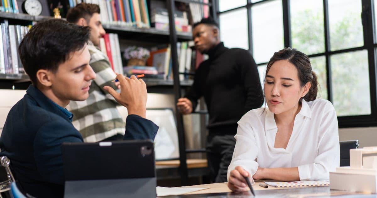 Tư duy phản biện ngoại cảnh