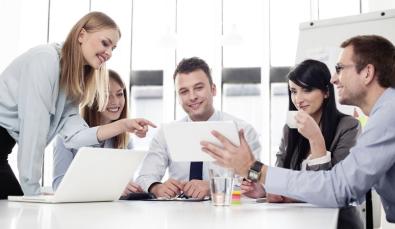 Làm sao để tự tin giao tiếp? Khám phá 5+ tuyệt chiêu cải thiện sự tự tin khi giao tiếp