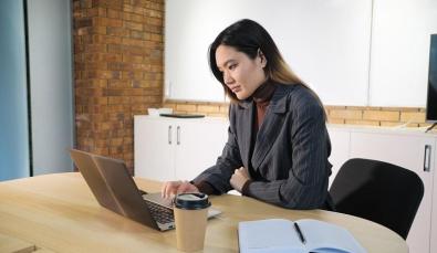 Tự đánh giá bản thân trong công việc: 4 nguyên tắc cần nhớ để trở nên chuyên nghiệp hơn